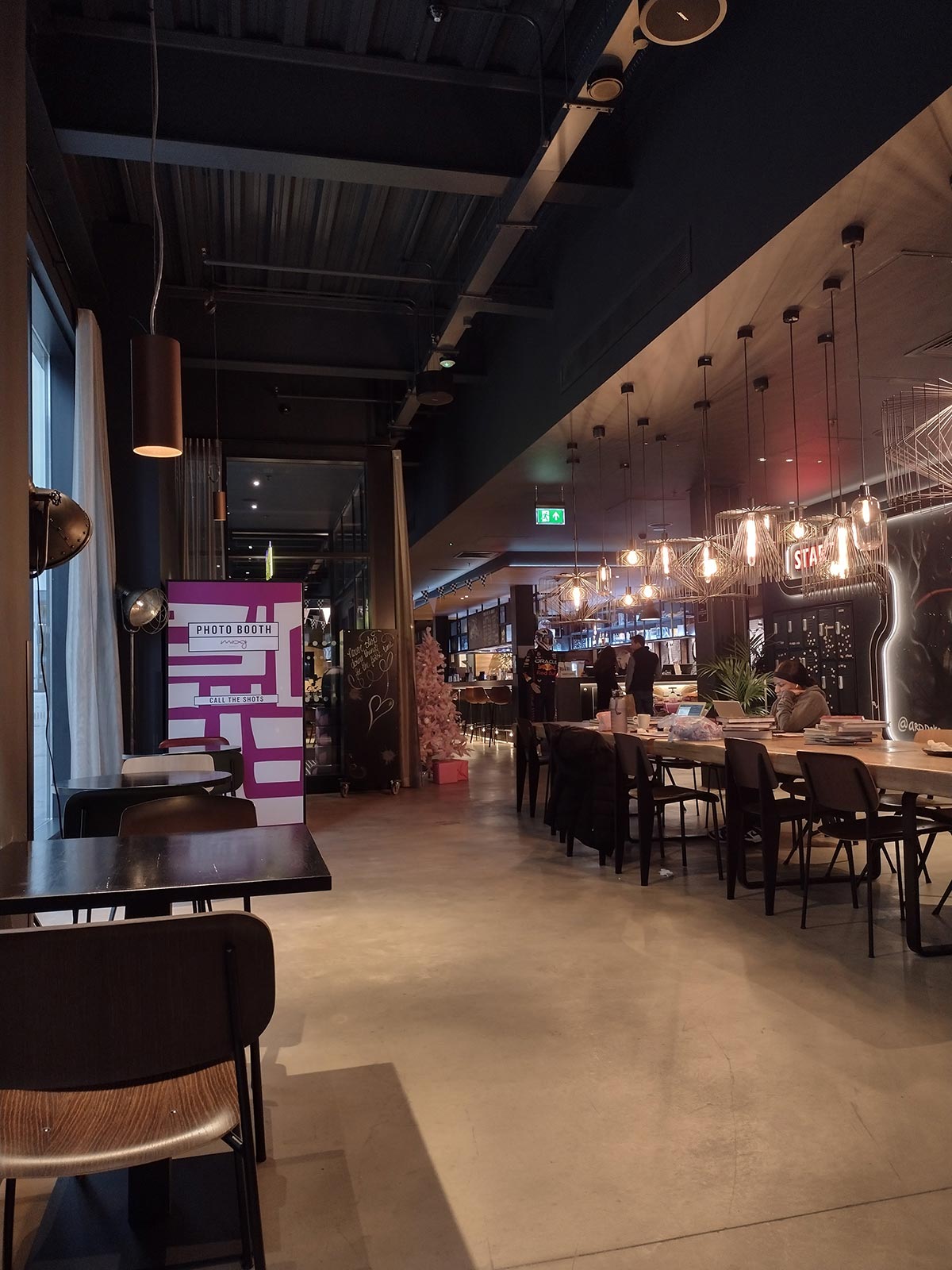 bar the moxy milton keynes